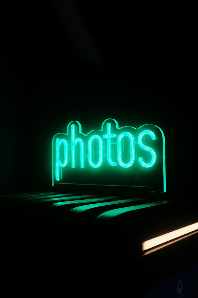 Neon Booth